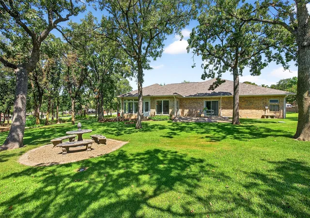 Homes for sale in Gainesville, TX | 115 E Kiowa Dr, Gainesville, TX 76240 | MLS# 21148151