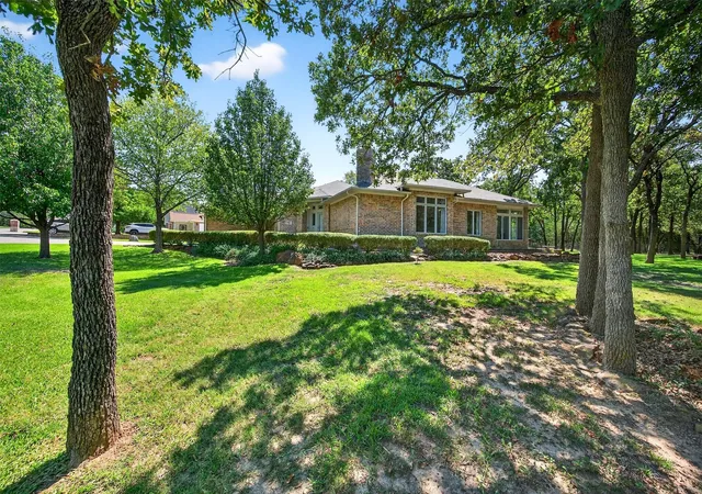 Homes for sale in Gainesville, TX | 115 E Kiowa Dr, Gainesville, TX 76240 | MLS# 21148151