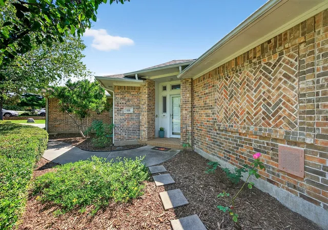 Homes for sale in Gainesville, TX | 115 E Kiowa Dr, Gainesville, TX 76240 | MLS# 21148151