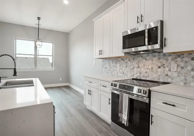 Photo 3 of Sale Pending at 5824 Belaire Cir, Granbury, TX 76048 | MLS# 21148807 | Listing updated on 2026-07-20