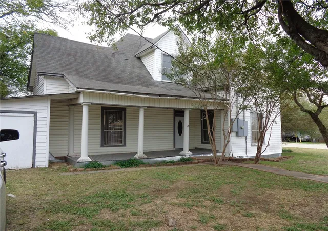 Homes for sale in Alvarado, TX | 211 W Purdom Ave, Alvarado, TX 76009 | MLS# 21149029
