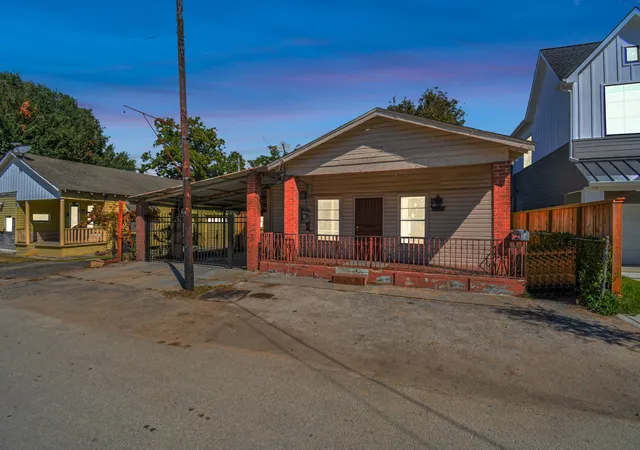 Photo 4 of Single family home for sale at 2705 & 2707 S Fox St, Houston, TX 77003 | MLS# 21149203 | Listing updated on 2026-09-15