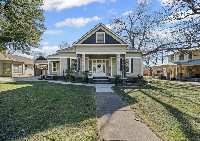 Photo 2 of Single family home for sale at 436 Craig St, Hillsboro, TX 76645 | MLS# 21133188 | Listing updated on 2026-09-02