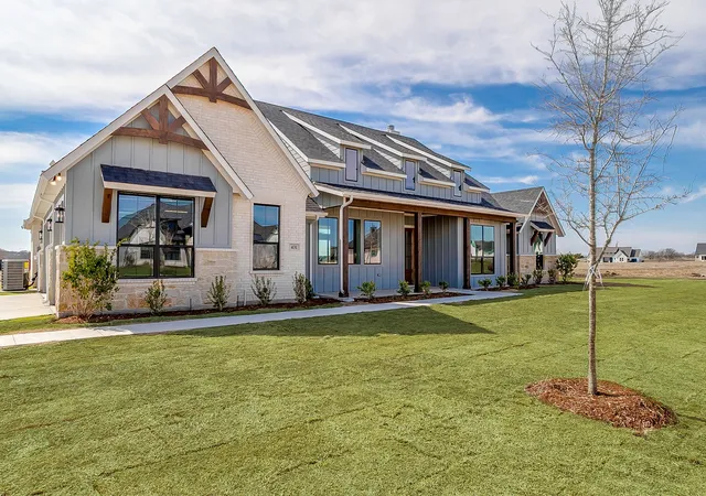 Photo 3 of Single family home for sale at 431 Olson Rd, Waxahachie, TX 75167 | MLS# 21148992 | Listing updated on 2026-09-05