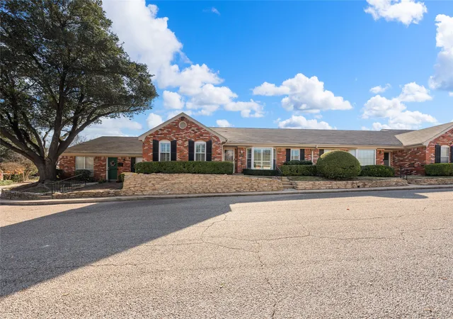 Homes for sale in Waco, TX | 5236 Lake Shore Dr #3, Waco, TX 76710 | MLS# 21146561