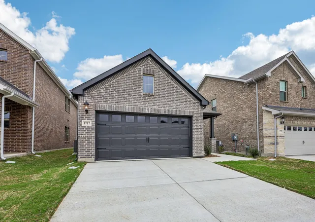 Photo 2 of Single family home for sale at 1717 Arches Rd, Anna, TX 75409 | MLS# 21146658 | Listing updated on 2026-10-06
