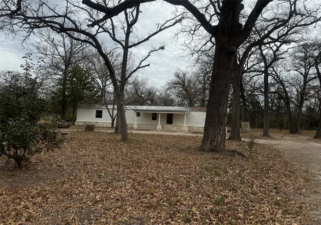 Homes for sale in Kemp, TX | 1101 County Road 2405, Kemp, TX 75143 | MLS# 21148955