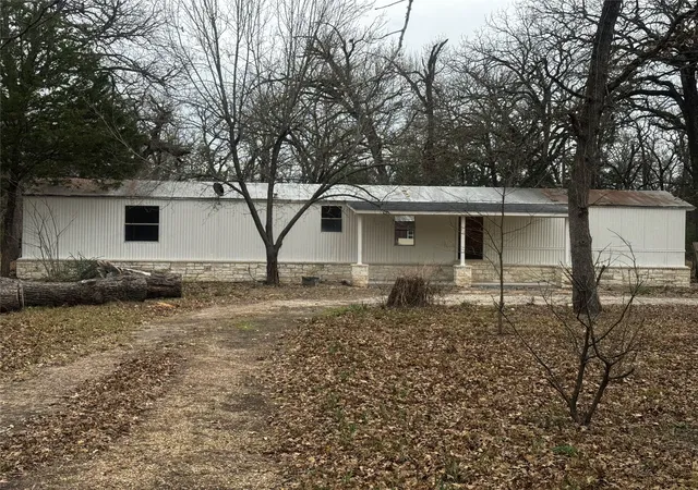 Homes for sale in Kemp, TX | 1101 County Road 2405, Kemp, TX 75143 | MLS# 21148955