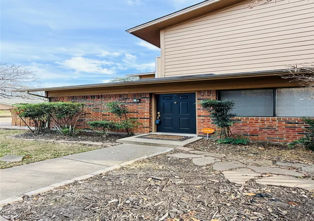 Photo 1 of Townhouse for sale at 5761 Cedar Creek Dr, Benbrook, TX 76109 | MLS# 21150126 | Listing updated on 2026-08-31