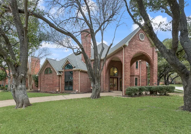 Photo 2 of Sale Pending at 4621 Hallmark Dr, Plano, TX 75024 | MLS# 21150390 | Listing updated on 2026-08-24