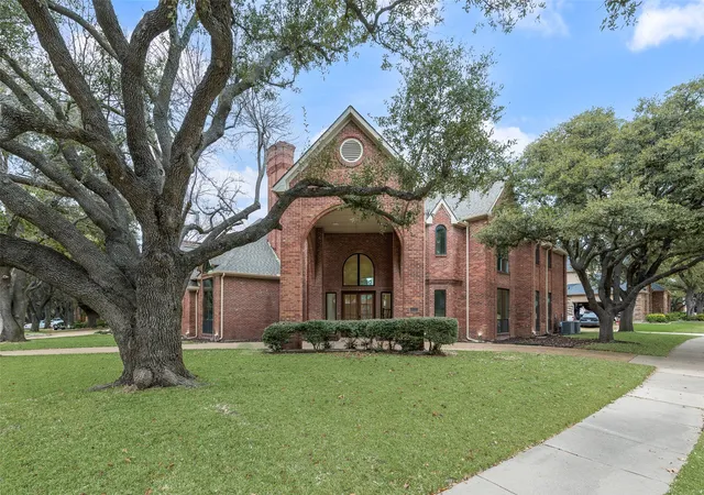 Photo 3 of Sale Pending at 4621 Hallmark Dr, Plano, TX 75024 | MLS# 21150390 | Listing updated on 2026-08-24