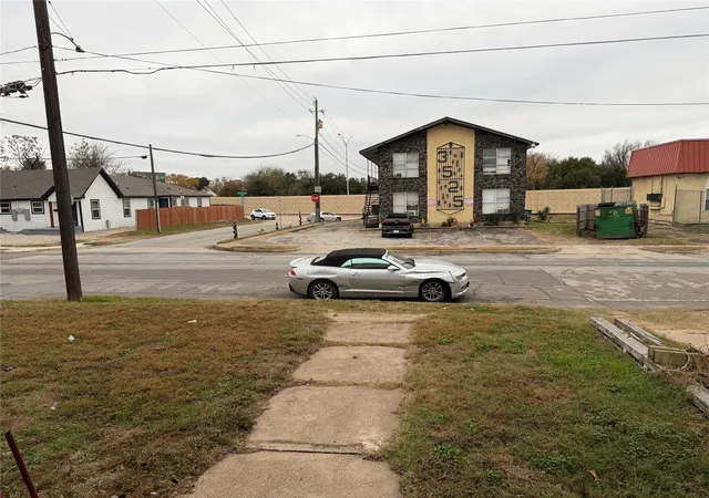 32nd image of 3528 Colonial Ave, Dallas, TX 75215 | MLS# 21149955