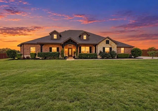 Photo 1 of Single family home for sale at 217 Heather Ln, Decatur, TX 76234 | MLS# 21150612 | Listing updated on 2026-09-25