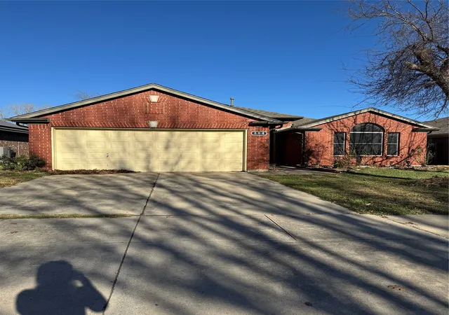 Photo 1 of Single family home for sale at 804 Stafford Station Dr, Saginaw, TX 76131 | MLS# 21150643 | Listing updated on 2026-08-31