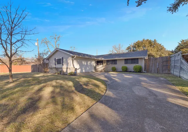 Photo 3 of Single family home for sale at 518 Worcester Wy, Richardson, TX 75080 | MLS# 21150734 | Listing updated on 2026-08-17