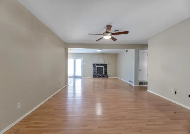 Photo 4 of Single family home for sale at 518 Worcester Wy, Richardson, TX 75080 | MLS# 21150734 | Listing updated on 2026-08-17