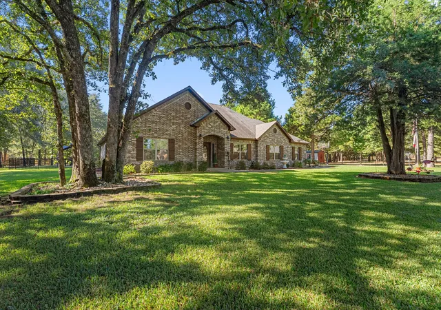 Homes for sale in Mineola, TX | 237 County Rd 2321, Mineola, TX 75773 | MLS# 21150925