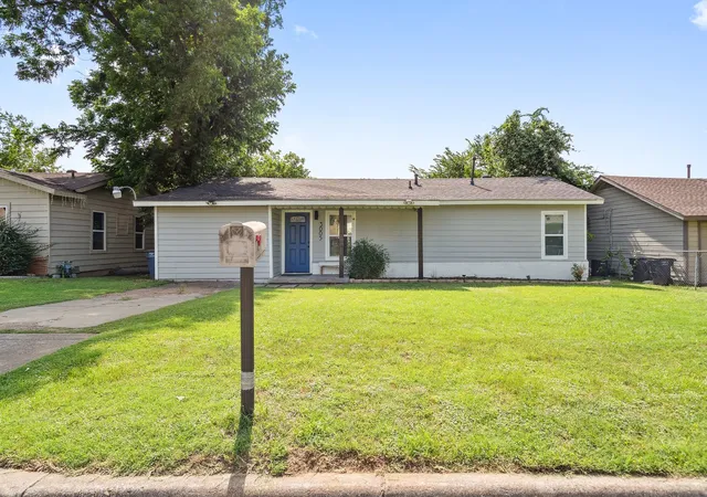 Homes for sale in Fort Worth, TX | 3005 Pate Dr, Fort Worth, TX 76105 | MLS# 21151069