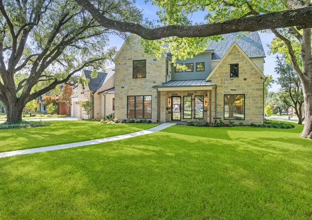 Photo 1 of Mansion for sale at 1211 Seminole Dr, Richardson, TX 75080 | MLS# 21151020 | Listing updated on 2026-08-31