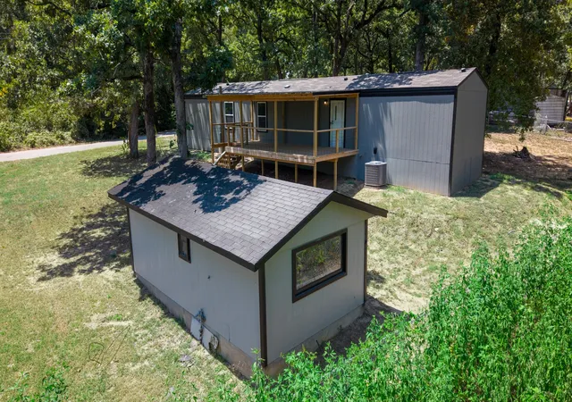 Photo 3 of Manufactured home for sale at 721 Queens Dr, Tool, TX 75143 | MLS# 21151420 | Listing updated on 2026-09-30