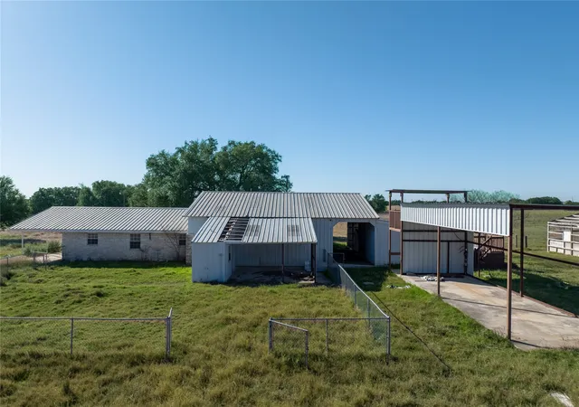 Photo 2 of Single family home for sale at 6862 Fm 2484, Salado, TX 76571 | MLS# 21151413 | Listing updated on 2026-09-22