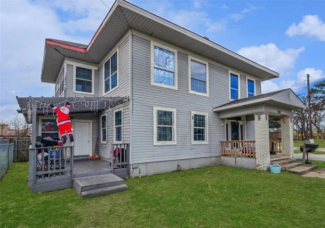 Photo 3 of Multi family home for sale at 507 W Nash St, Terrell, TX 75160 | MLS# 21151671 | Listing updated on 2026-09-24