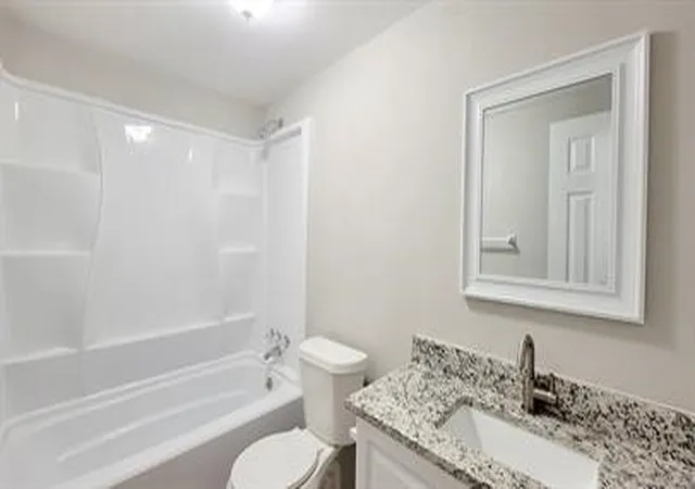 Photo 3 of Single family home for sale at 1221 Stanford St, Greenville, TX 75401 | MLS# 21150010 | Listing updated on 2026-08-18