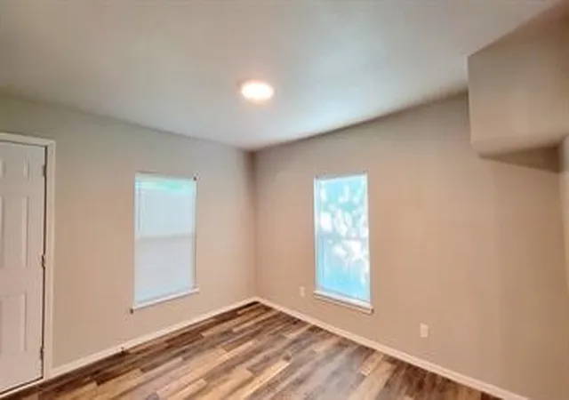 Photo 4 of Single family home for sale at 1221 Stanford St, Greenville, TX 75401 | MLS# 21150010 | Listing updated on 2026-09-30