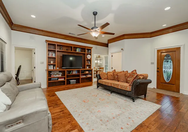 Photo 2 of Single family home for sale at 8429 Karen Ln, Terrell, TX 75160 | MLS# 21146161 | Listing updated on 2026-07-23