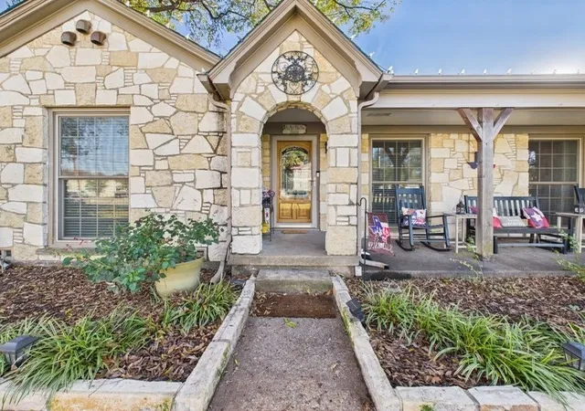 Homes for sale in Irving, TX | 516 E 6Th St, Irving, TX 75060 | MLS# 21152260