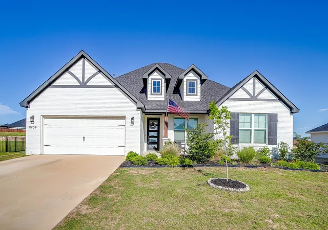 Photo 2 of Single family home for sale at 11709 Sand Cat Ct, Godley, TX 76044 | MLS# 21151768 | Listing updated on 2026-07-17