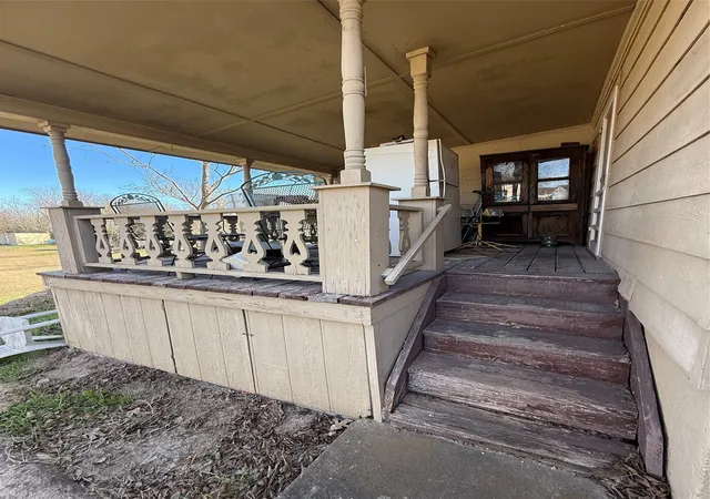 Homes for sale in Hamilton, TX | 609 E Henry, Hamilton, TX 76531 | MLS# 21152352