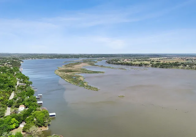 Photo 2 of Manufactured home for sale at 3719 Hedge Row St, Granbury, TX 76048 | MLS# 21151719 | Listing updated on 2026-07-26