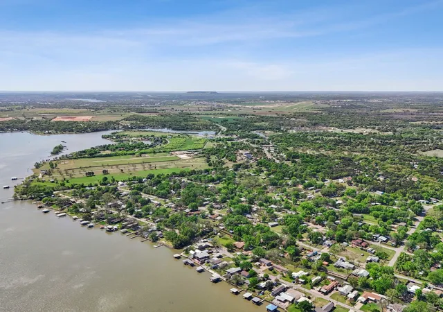 Photo 3 of Manufactured home for sale at 3719 Hedge Row St, Granbury, TX 76048 | MLS# 21151719 | Listing updated on 2026-07-26