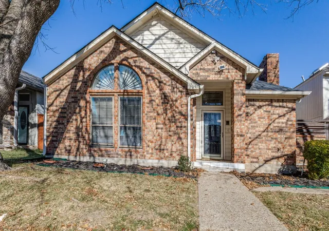 2nd image of 205 Benwynd Dr, Mesquite, TX 75149 | MLS# 21152700