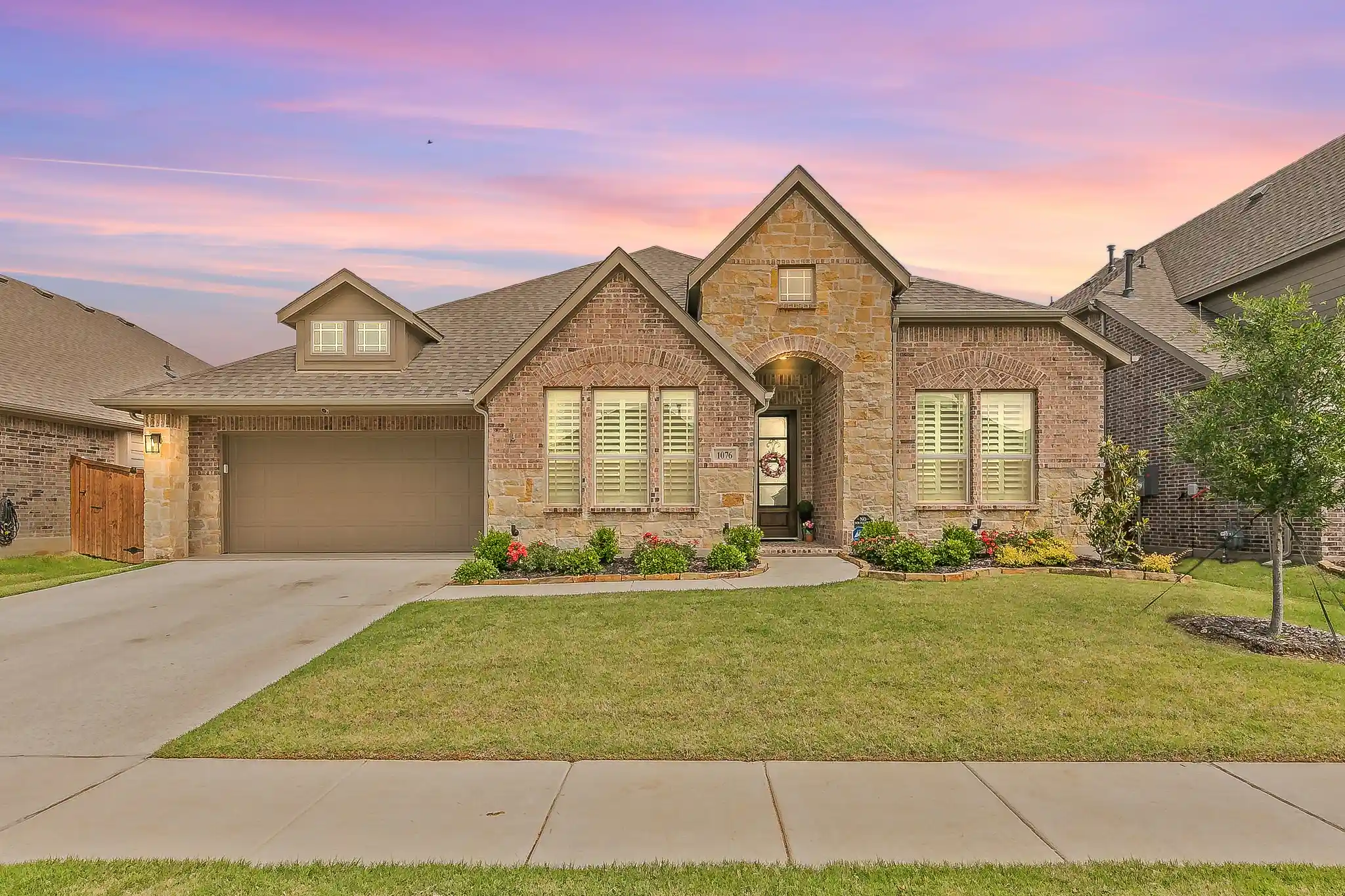 Photo 1 of Single family home for sale at 1076 Fleetwood Dr, Justin, TX 76247 | MLS# 21152497 | Listing updated on 2026-10-14