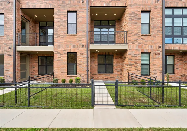 Photo 2 of Townhouse for sale at 3064 Chimes St, Dallas, TX 75219 | MLS# 21152440 | Listing updated on 2026-09-22