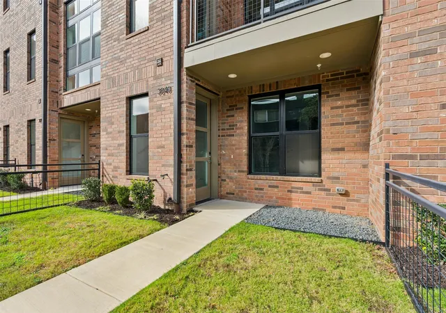 Photo 3 of Townhouse for sale at 3048 Chimes St, Dallas, TX 75219 | MLS# 21152994 | Listing updated on 2026-09-22