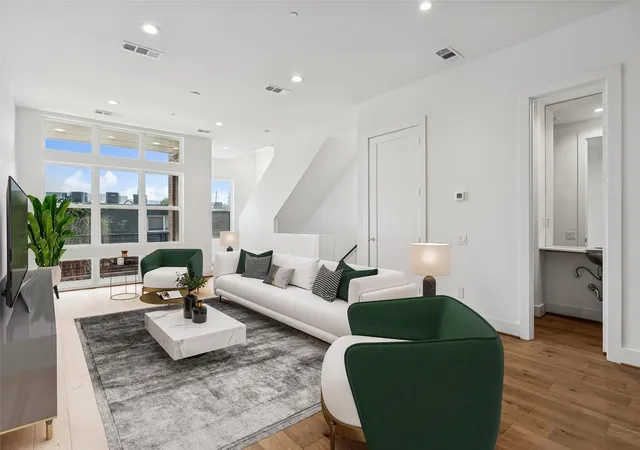 Photo 3 of Townhouse for sale at 3048 Chimes St, Dallas, TX 75219 | MLS# 21152994 | Listing updated on 2026-09-22
