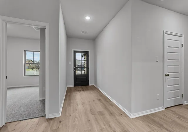Photo 3 of Single family home for sale at 607 Forest Haven Dr, Van Alstyne, TX 75495 | MLS# 21153056 | Listing updated on 2026-10-07