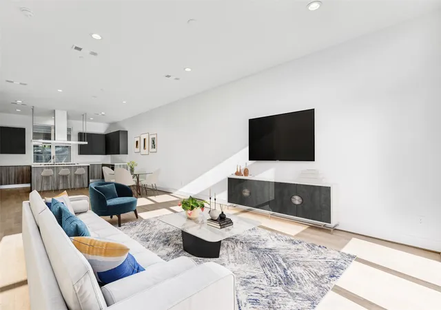 Photo 1 of Townhouse for sale at 3040 Chimes St, Dallas, TX 75219 | MLS# 21153076 | Listing updated on 2026-09-25