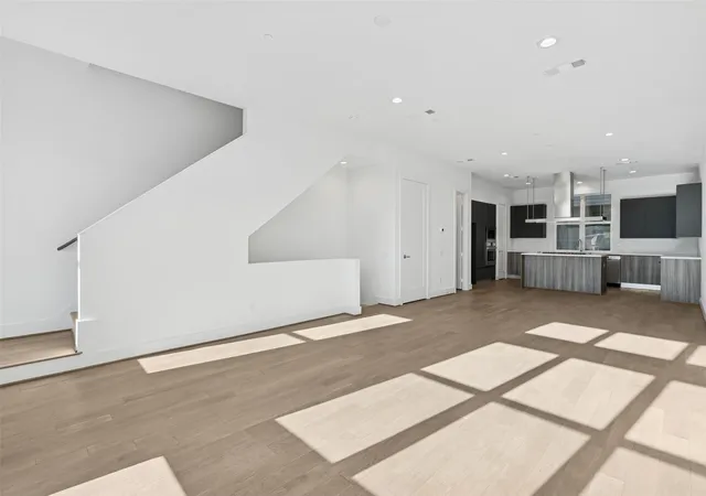 Photo 4 of Townhouse for sale at 3040 Chimes St, Dallas, TX 75219 | MLS# 21153076 | Listing updated on 2026-09-25