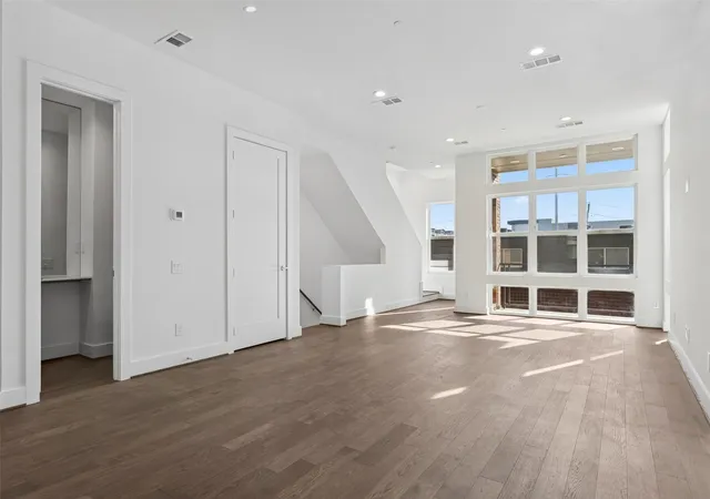 Photo 4 of Townhouse for sale at 3032 Chimes St, Dallas, TX 75219 | MLS# 21153165 | Listing updated on 2026-09-22