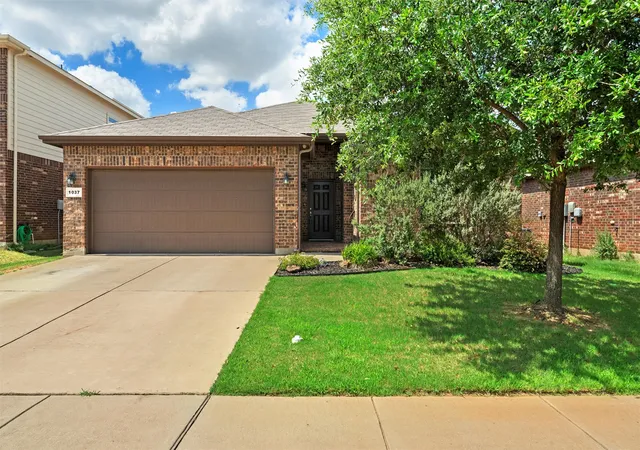 Photo 1 of Single family home for sale at 1037 Doe Meadow Dr, Burleson, TX 76028 | MLS# 21151823 | Listing updated on 2026-10-03