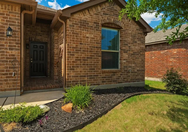 Photo 2 of Single family home for sale at 1037 Doe Meadow Dr, Burleson, TX 76028 | MLS# 21151823 | Listing updated on 2026-10-03