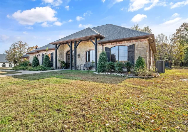 Photo 4 of Single family home for sale at 12001 St Hwy 31, Malakoff, TX 75148 | MLS# 21153501 | Listing updated on 2026-10-04