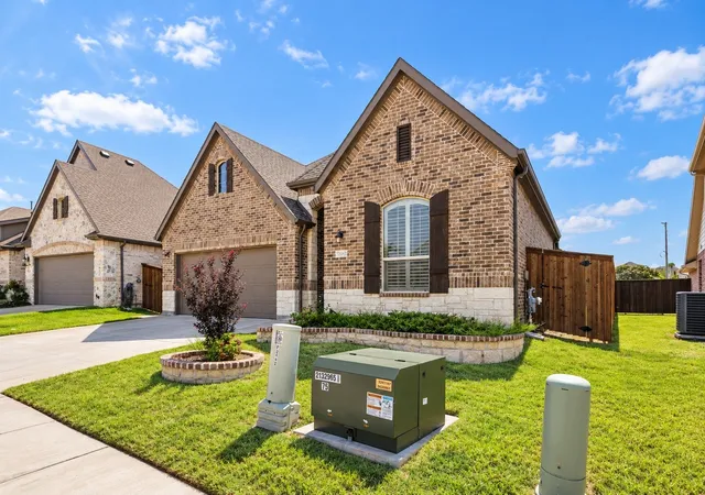 Photo 2 of Single family home for sale at 2042 Clear Water Wy, Royse City, TX 75189 | MLS# 21153725 | Listing updated on 2026-10-06