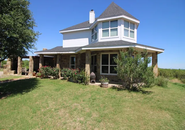 Photo 1 of Land for sale at 525 County Road 310, Tye, TX | MLS# 21152952 | Listing updated on 2026-10-01