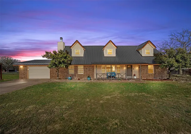 Homes for sale in Lorena, TX | 398 Bluebonnett Ln, Lorena, TX 76655 | MLS# 21153850