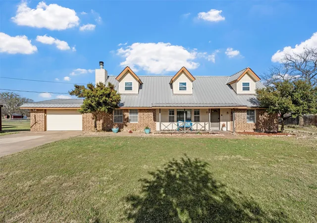 Homes for sale in Lorena, TX | 398 Bluebonnett Ln, Lorena, TX 76655 | MLS# 21153850
